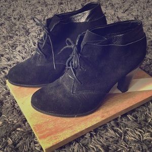 Cute black booties!!